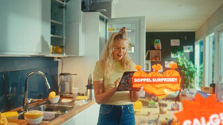 Kampanjefilm: Småbarnsmor som handler "søppel" på nettet