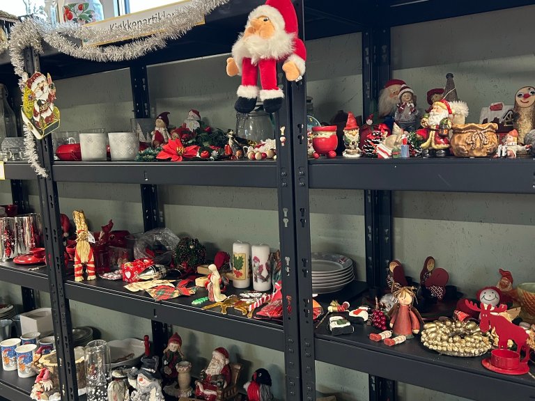 jul på ombrukstorget på Enger